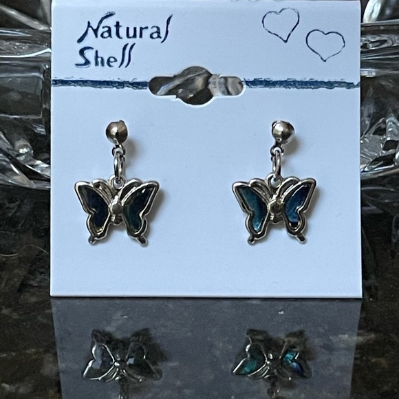 👋 3/$15 NATURAL SHELL STUD BUTTERFLY EARRINGS - Picture 2 of 6